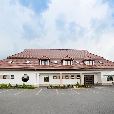 Gosciniec Nad Goplem Hotel Grodztwo Luaran gambar