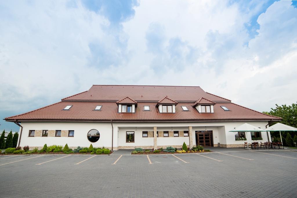 Gosciniec Nad Goplem Hotel Grodztwo Luaran gambar